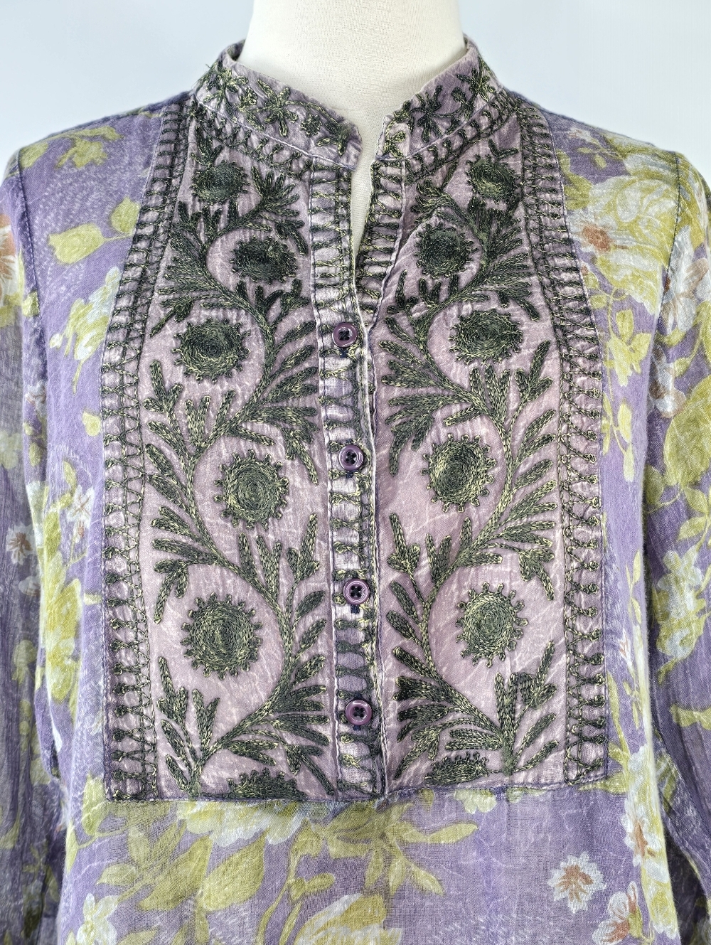 Vintage GOA Sheer Cotton Embroidered Floral Blouse Roll Tab Sleeves Size M - Picture 3 of 8